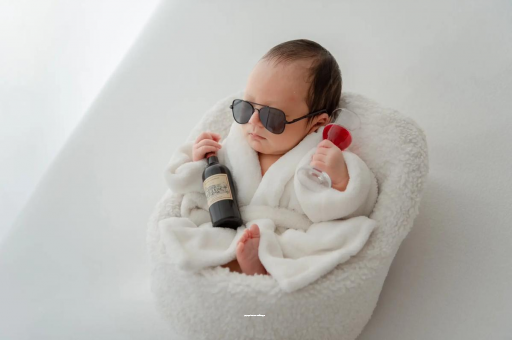 中国香港宝宝眼角白色分泌物